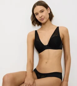 Triumph AURA SPOTLIGHT