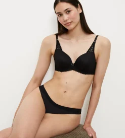 Triumph AURA SPOTLIGHT