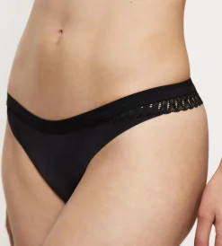 Triumph AURA SPOTLIGHT