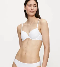 Triumph BODY MAKE-UP