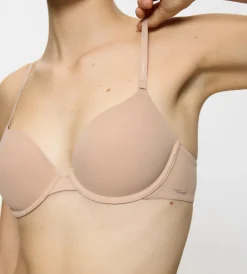 Triumph BODY MAKE-UP