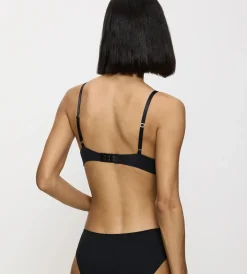 Triumph BODY MAKE-UP ESSENTIALS