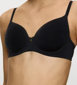 Triumph BODY MAKE-UP ESSENTIALS