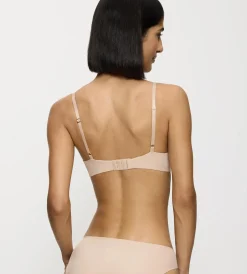 Triumph BODY MAKE-UP ESSENTIALS