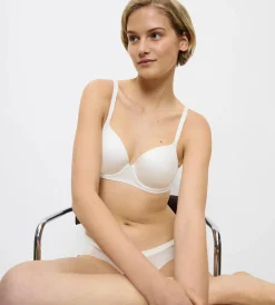 Triumph BODY MAKE-UP SOFT TOUCH