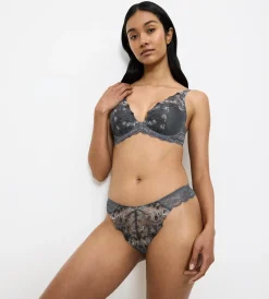 Triumph SENSUAL SPOTLIGHT