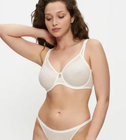 Triumph SIGNATURE SHEER