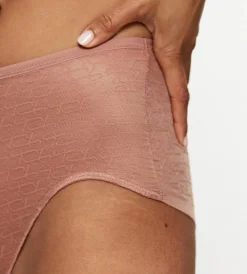 Triumph SIGNATURE SHEER