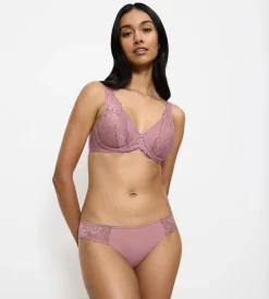 Triumph WILD PEONY FLORALE