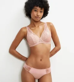 Triumph WILD PEONY FLORALE